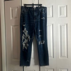 American Eagle Strigid Ripped Mom Jeans